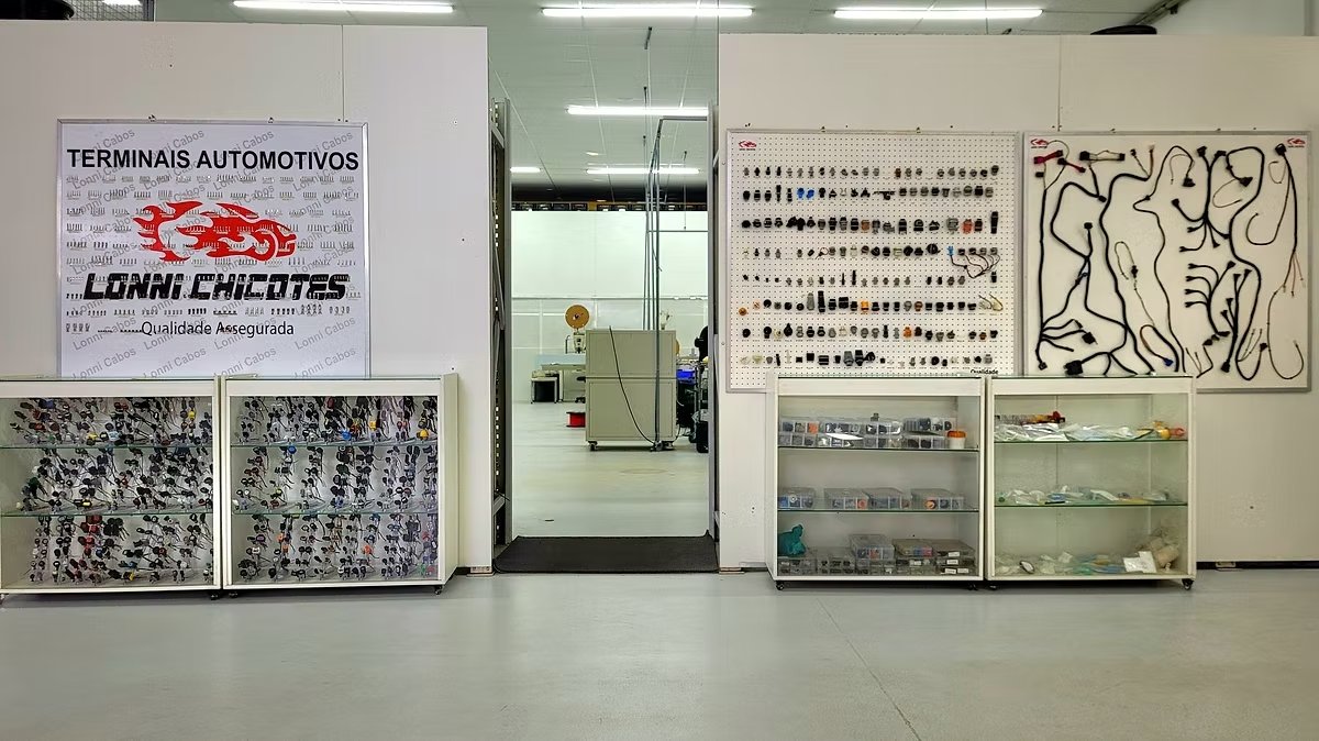Showroom Lonni Chicotes — Terminais Automotivos em exposição, São Paulo